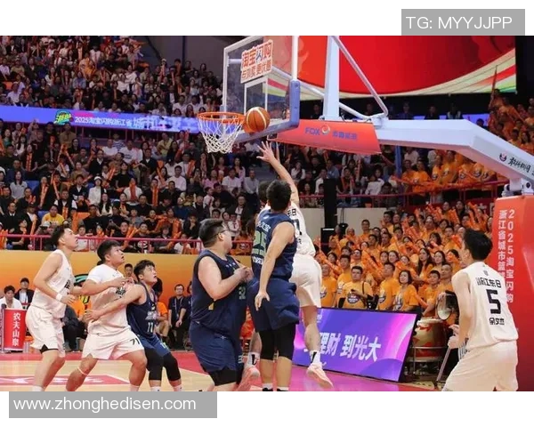 杭州篮球队在城市联赛中以51分稳居积分榜首位展现强劲实力